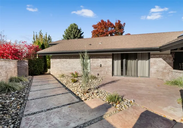 Photo 3 of Single family home for sale at 828 S Skylark Way, Othello, WA 99344 | MLS# NWM2593696 | Listing updated on 2026-10-28