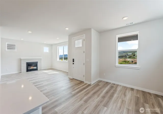 Photo 4 of Sale Pending at 2153 Maple St, Wenatchee, WA 98801 | MLS# NWM2593698 | Listing updated on 2026-10-13