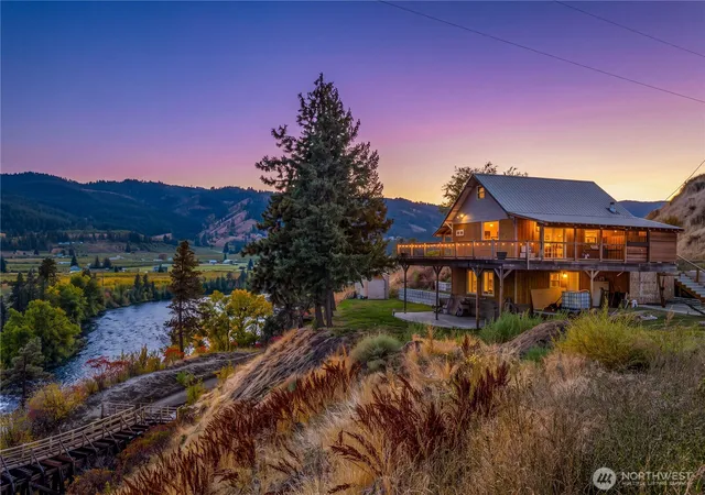 Single family home for sale at 7985 N Dryden Rd, Cashmere, WA 98815 | MLS# NWM2593717