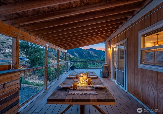 Photo 1 of Single family home for sale at 7985 N Dryden Rd, Cashmere, WA 98815 | MLS# NWM2593717 | Listing updated on 2026-10-21