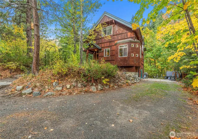 Photo 3 of Sale Pending at 12267 Pine Ridge Dr, Peshastin, WA 98847 | MLS# NWM2593720 | Listing updated on 2026-10-16