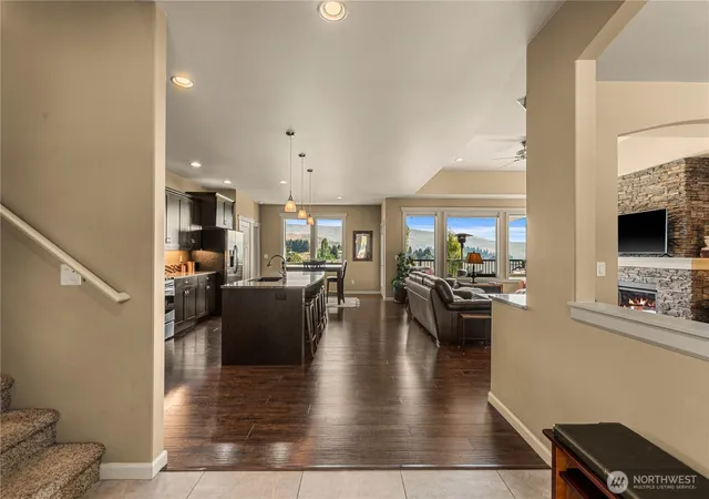 Photo 3 of Single family home for sale at 340 Laurie Dr, Wenatchee, WA 98801 | MLS# NWM2593724 | Listing updated on 2026-10-17