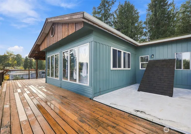Photo 3 of Manufactured home for sale at 1007 125th Place NW, Tulalip, WA 98271 | MLS# NWM2593728 | Listing updated on 2026-10-13