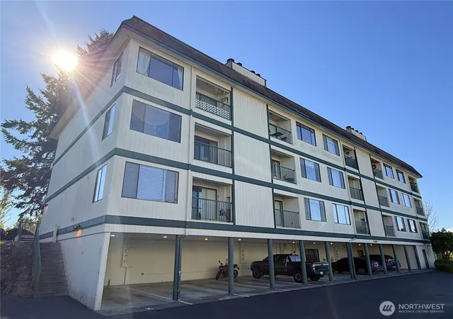 Photo 4 of Sale Pending at 1588 Naval Ave #2, Bremerton, WA 98312 | MLS# NWM2593729 | Listing updated on 2026-10-27