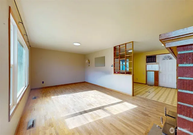 Photo 3 of Single family home for sale at 456 Okoma Dr, Omak, WA 98841 | MLS# NWM2593745 | Listing updated on 2026-10-13