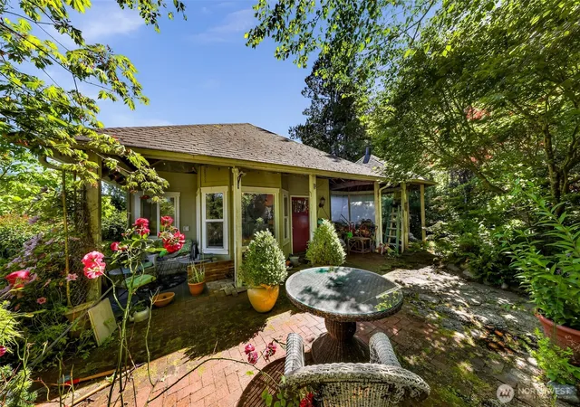 Photo 3 of Single family home for sale at 354 Royer St, Acme, WA 98220 | MLS# NWM2593746 | Listing updated on 2026-10-13