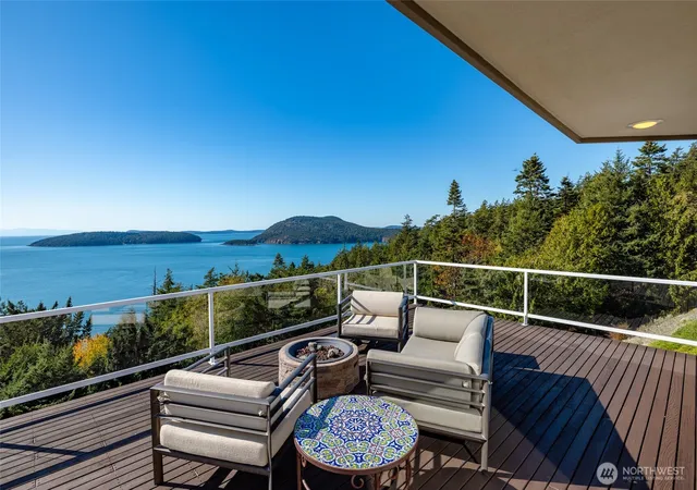 Photo 2 of Single family home for sale at 4092 San Juan Blvd, Anacortes, WA 98221 | MLS# NWM2593754 | Listing updated on 2026-10-20