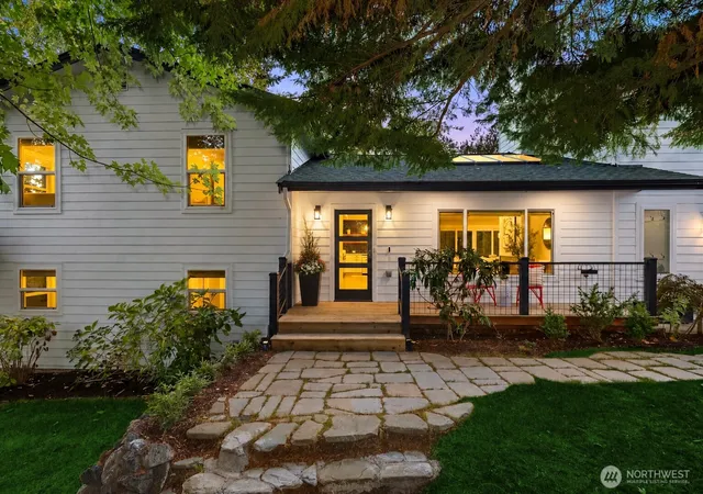 Photo 2 of Single family home for sale at 689 Pierce Ct Nw, Bainbridge Island, WA 98110 | MLS# NWM2593763 | Listing updated on 2026-10-20