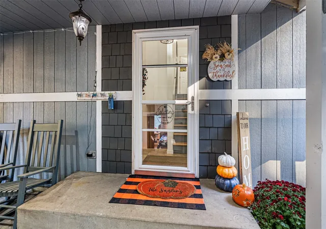 Photo 1 of Single family home for sale at 4440 Forest Dr NE, Bremerton, WA 98310 | MLS# NWM2593766 | Listing updated on 2026-10-19