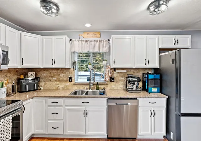 Photo 3 of Single family home for sale at 4440 Forest Dr NE, Bremerton, WA 98310 | MLS# NWM2593766 | Listing updated on 2026-10-19