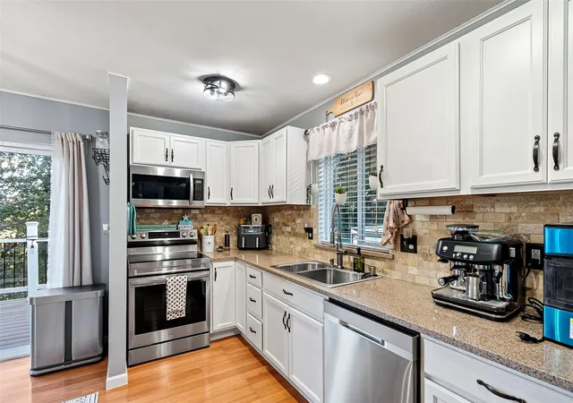 Photo 4 of Single family home for sale at 4440 Forest Dr NE, Bremerton, WA 98310 | MLS# NWM2593766 | Listing updated on 2026-10-19