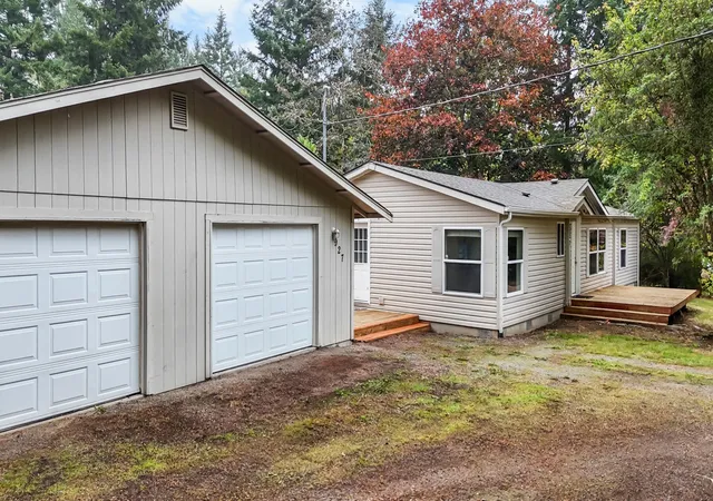 Photo 1 of Manufactured home for sale at 927 N Tipsoo Loop, Rainier, WA 98576 | MLS# NWM2593768 | Listing updated on 2026-10-18