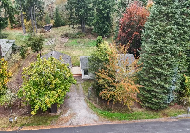 Photo 3 of Manufactured home for sale at 927 N Tipsoo Loop, Rainier, WA 98576 | MLS# NWM2593768 | Listing updated on 2026-10-18