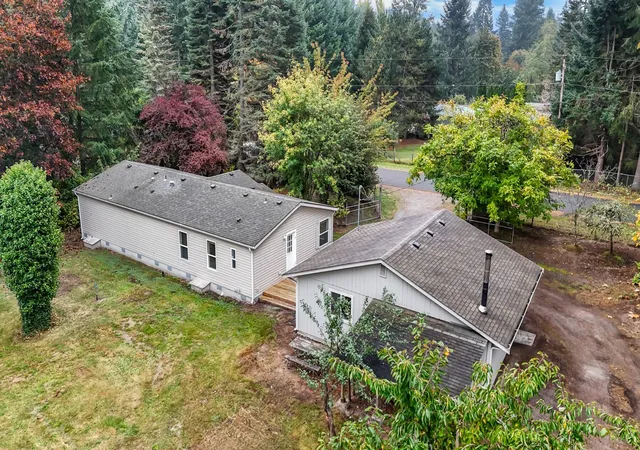 Photo 4 of Manufactured home for sale at 927 N Tipsoo Loop, Rainier, WA 98576 | MLS# NWM2593768 | Listing updated on 2026-10-18