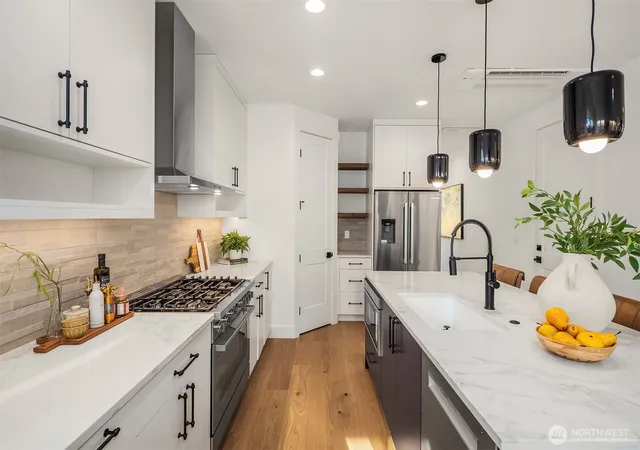 Photo 4 of Townhouse for sale at 13123 NE 87th Lane, Kirkland, WA 98033 | MLS# NWM2593772 | Listing updated on 2026-10-14