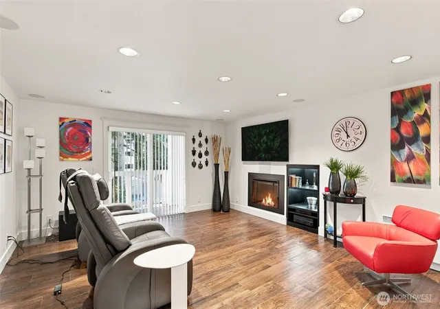 Photo 4 of Sale Pending at 14527 NE 40th Street #G105, Bellevue, WA 98007 | MLS# NWM2593786 | Listing updated on 2026-10-17