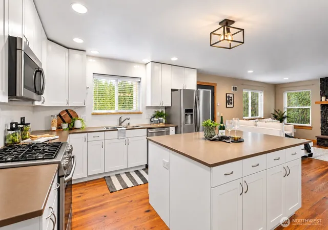 Photo 3 of Single family home for sale at 8457 Benson Rd, Lynden, WA 98264 | MLS# NWM2593788 | Listing updated on 2026-10-26