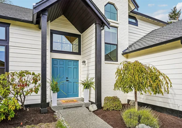 Photo 1 of Single family home for sale at 811 SW 328th Court, Federal Way, WA 98023 | MLS# NWM2593798 | Listing updated on 2026-10-16