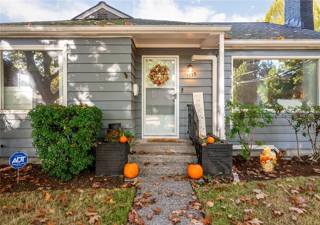 Photo 3 of Single family home for sale at 1539 22nd Avenue, Longview, WA 98632 | MLS# NWM2593818 | Listing updated on 2026-10-20