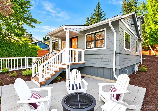 Photo 1 of Single family home for sale at 346 10th Avenue, Kirkland, WA 98033 | MLS# NWM2593831 | Listing updated on 2026-10-13