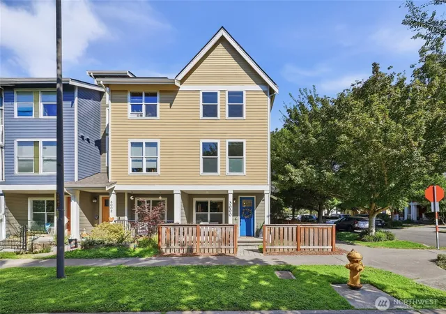 Townhouse for sale at 3000 SW Graham St, Seattle, WA 98126 | MLS# NWM2593835