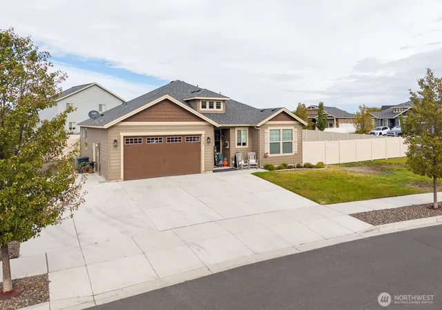 Photo 1 of Single family home for sale at 4700 W Hawk St, Moses Lake, WA 98837 | MLS# NWM2593838 | Listing updated on 2026-10-13