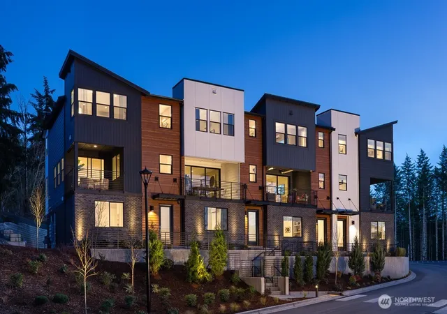 Townhouse for sale at 10808 (hs 55) 120th Ln NE #D, Kirkland, WA 98033 | MLS# NWM2593854