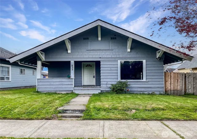 Single family home for sale at 833 S Tower Ave, Centralia, WA 98531 | MLS# NWM2593868