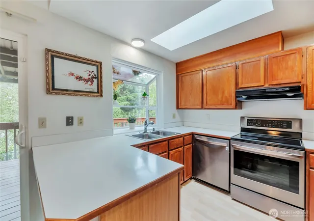 Photo 3 of Single family home for sale at 1006 S 23rd Street, Renton, WA 98055 | MLS# NWM2593881 | Listing updated on 2026-10-14