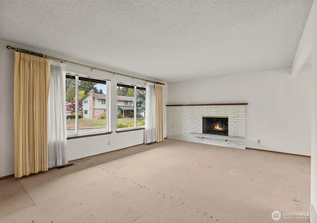 Photo 3 of Sale Pending at 20120 106th Avenue Ne, Bothell, WA 98011 | MLS# NWM2593885 | Listing updated on 2026-10-16