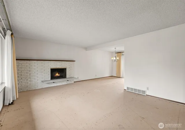 Photo 3 of Sale Pending at 20120 106th Avenue NE, Bothell, WA 98011 | MLS# NWM2593885 | Listing updated on 2026-10-16