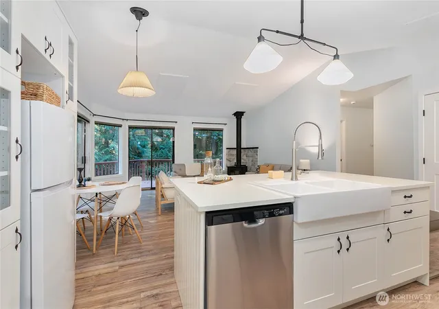 Photo 4 of Single family home for sale at 10 Lost Frk Ln, Bellingham, WA 98229 | MLS# NWM2593893 | Listing updated on 2026-10-20