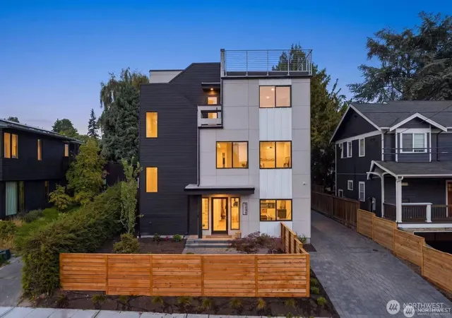 Photo 1 of Single family home for sale at 6208 43rd Avenue Ne, Seattle, WA 98115 | MLS# NWM2593903 | Listing updated on 2026-10-27