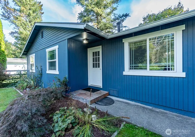 Photo 1 of Single family home for sale at 14833 Moonlight Dr, Gold Bar, WA 98251 | MLS# NWM2593904 | Listing updated on 2026-10-15