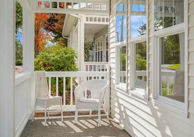 Photo 3 of Single family home for sale at 523 Redmond Pl NE, Renton, WA 98056 | MLS# NWM2593915 | Listing updated on 2026-10-24