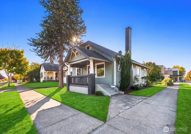 Photo 1 of Single family home for sale at 301 S Silver St, Centralia, WA 98531 | MLS# NWM2593916 | Listing updated on 2026-10-14