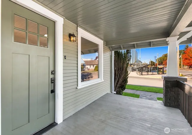 Photo 3 of Single family home for sale at 301 S Silver St, Centralia, WA 98531 | MLS# NWM2593916 | Listing updated on 2026-10-14