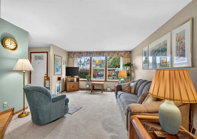 Photo 3 of Single family home for sale at 34701 31st Place Sw, Federal Way, WA 98023 | MLS# NWM2593936 | Listing updated on 2026-10-20