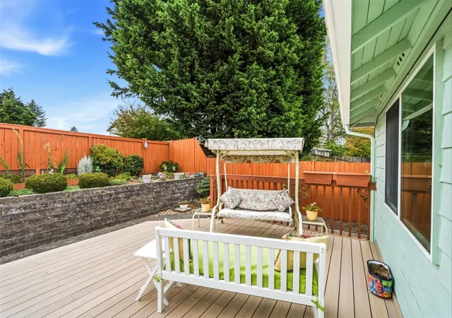 Photo 4 of Single family home for sale at 34701 31st Place SW, Federal Way, WA 98023 | MLS# NWM2593936 | Listing updated on 2026-10-20