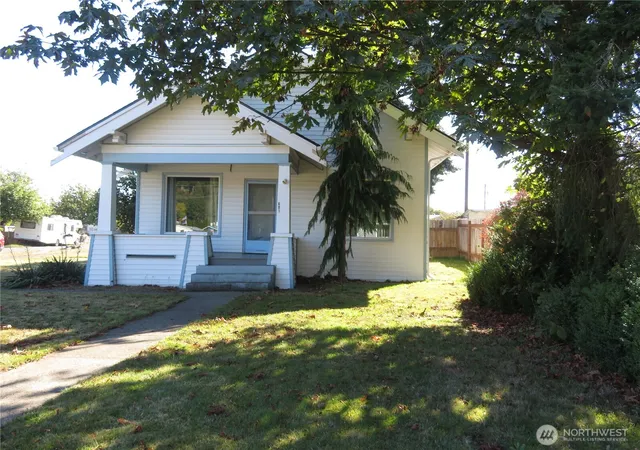 Photo 2 of Sale Pending at 601 W Anderson St, Elma, WA 98541 | MLS# NWM2593937 | Listing updated on 2026-10-16