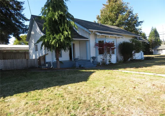 Photo 4 of Sale Pending at 601 W Anderson St, Elma, WA 98541 | MLS# NWM2593937 | Listing updated on 2026-10-16
