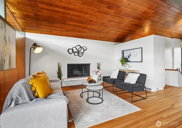 Photo 2 of Single family home for sale at 3611 30th Avenue W, Seattle, WA 98199 | MLS# NWM2593956 | Listing updated on 2026-10-16