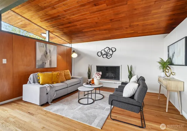 Photo 3 of Single family home for sale at 3611 30th Avenue W, Seattle, WA 98199 | MLS# NWM2593956 | Listing updated on 2026-10-16