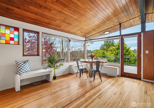 Photo 4 of Single family home for sale at 3611 30th Avenue W, Seattle, WA 98199 | MLS# NWM2593956 | Listing updated on 2026-10-16