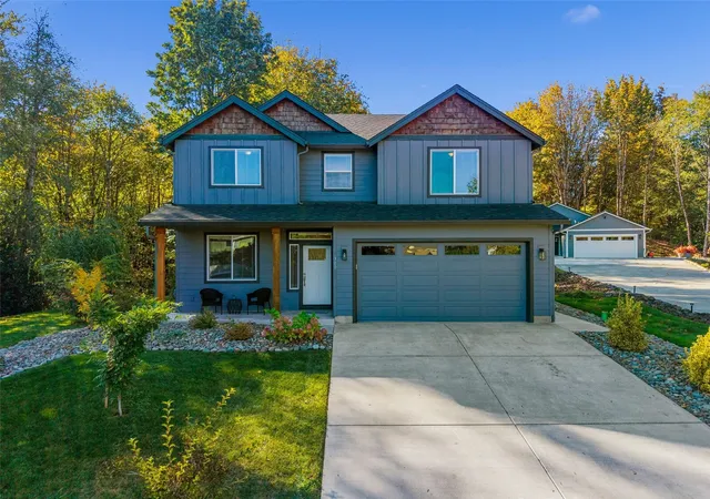 Single family home for sale at 300 Shoreview Dr, Kelso, WA 98626 | MLS# NWM2593962