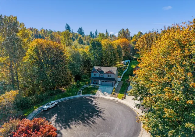 Photo 2 of Single family home for sale at 300 Shoreview Dr, Kelso, WA 98626 | MLS# NWM2593962 | Listing updated on 2026-10-26
