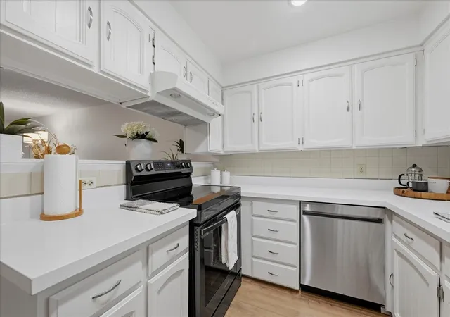 Photo 4 of Townhouse for sale at 1731 157th Avenue NE #E103, Bellevue, WA 98008 | MLS# NWM2593963 | Listing updated on 2026-10-22
