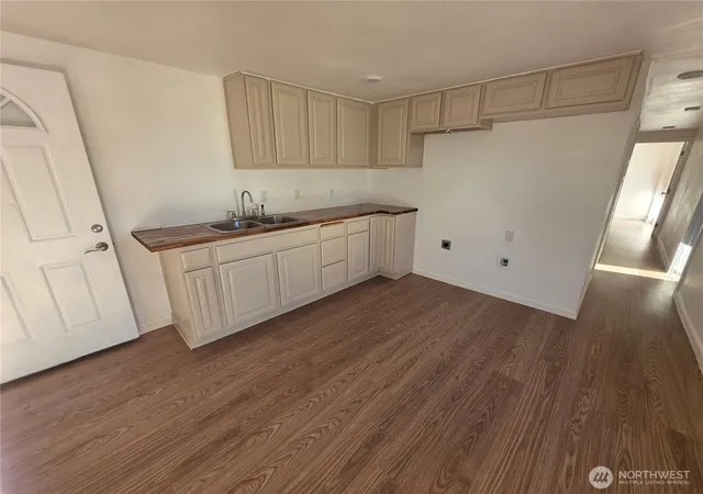 Photo 4 of Manufactured home for sale at 1617 Fones Rd #34, Olympia, WA 98501 | MLS# NWM2593969 | Listing updated on 2026-10-16