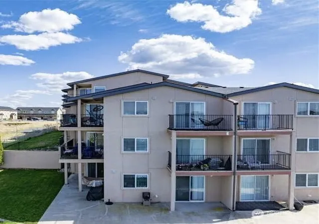 Photo 1 of Condo for sale at 2900 Marina Dr #107, Moses Lake, WA 98837 | MLS# NWM2593972 | Listing updated on 2026-10-14