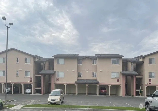 Photo 2 of Condo for sale at 2900 Marina Dr #107, Moses Lake, WA 98837 | MLS# NWM2593972 | Listing updated on 2026-10-14